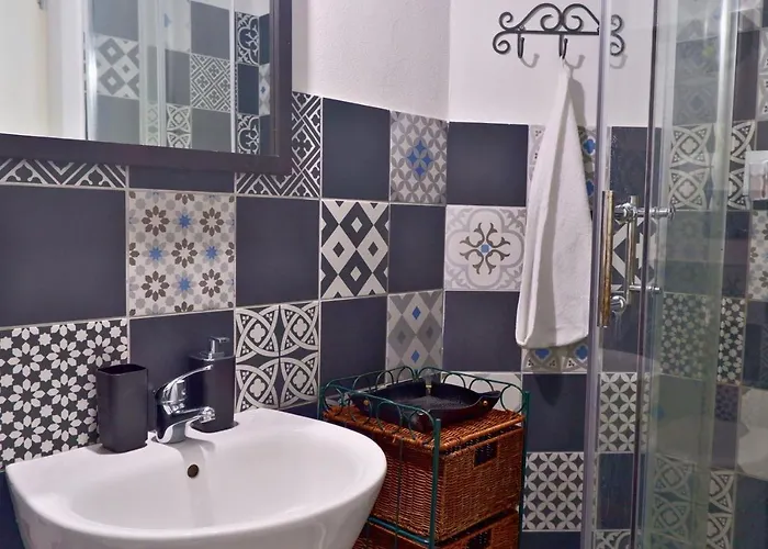 Free Parking & A/c Sant'orsola Cozy شقة *